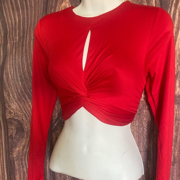 Red top with a knotted bottom long sleeve - Picture 2 of 2